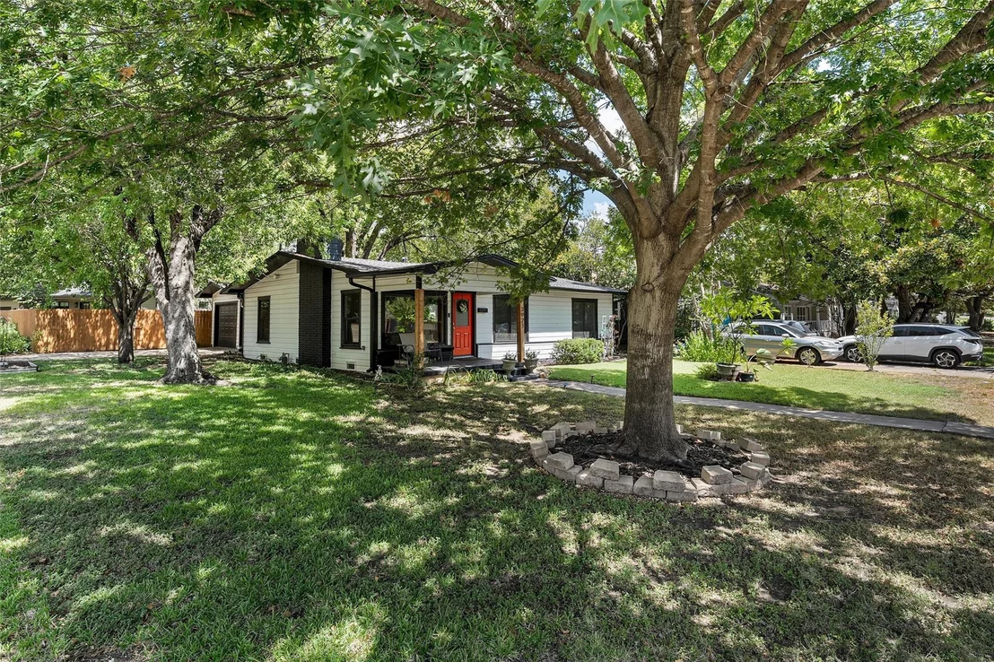 Photo of 3921 Austin Avenue