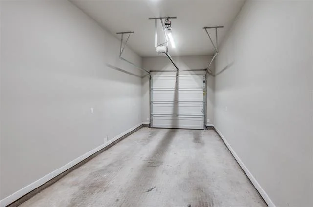 Photo of 1225 Crownview Lane