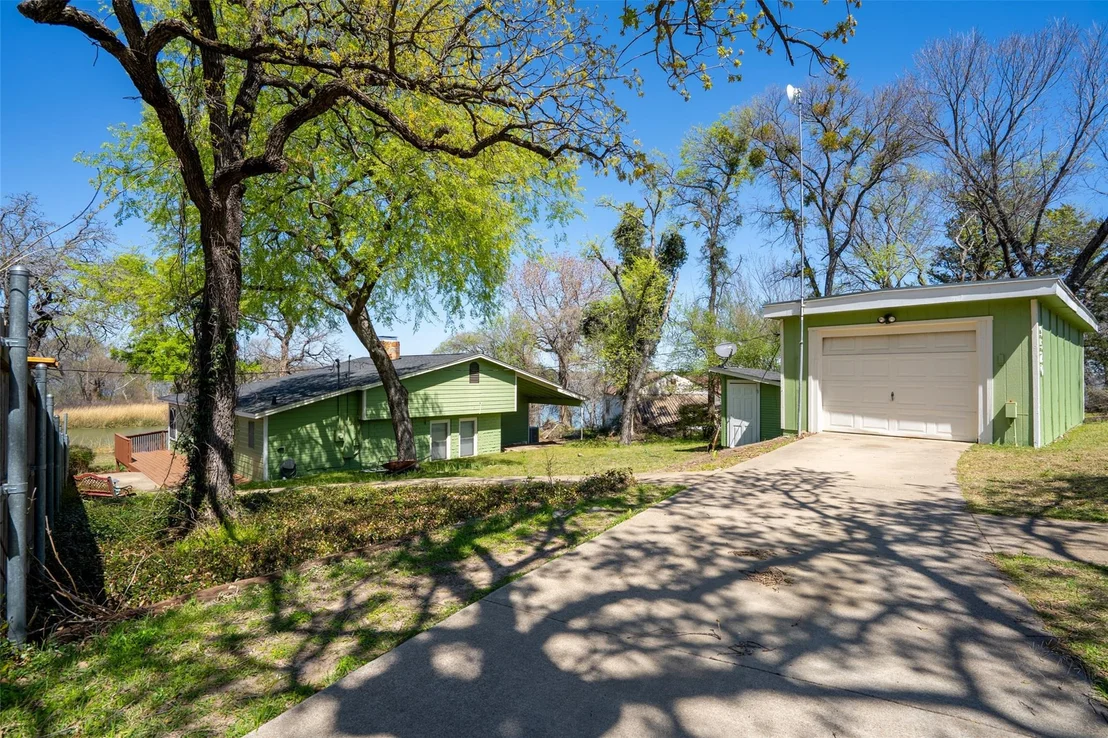 Photo of 9520 Heron Drive
