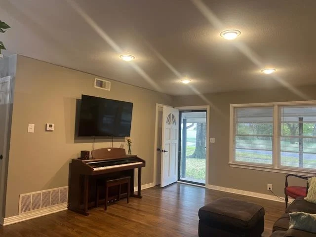 Photo of 1305 Hillcrest Drive