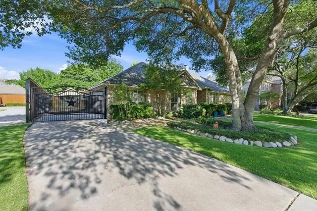 Photo of 5017 River Bluff Drive
