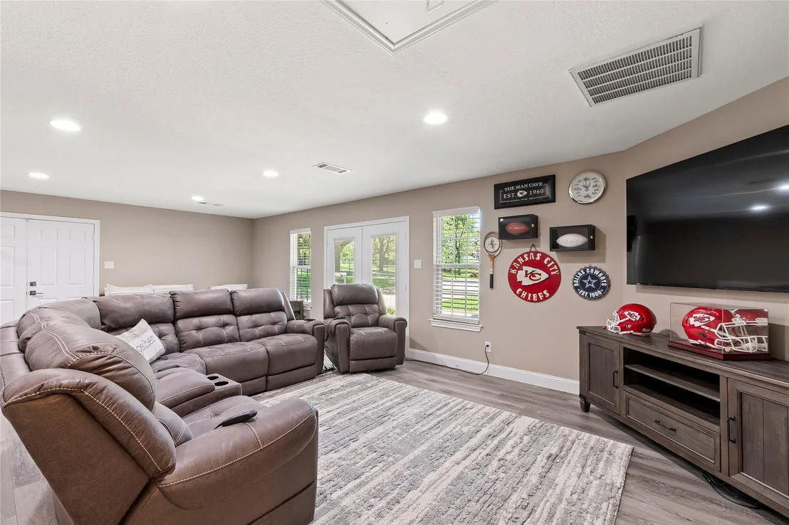 Photo of 1301 Oak Hill Drive