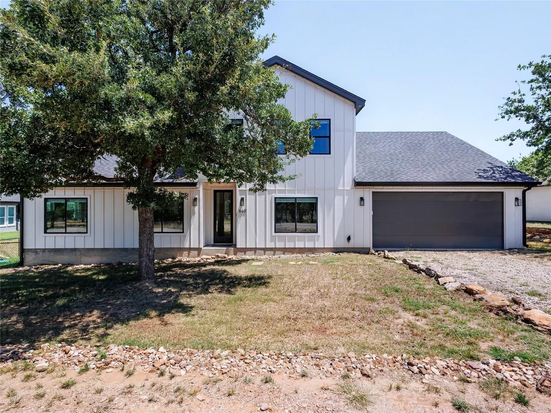 Photo of 660 Oak Point Drive