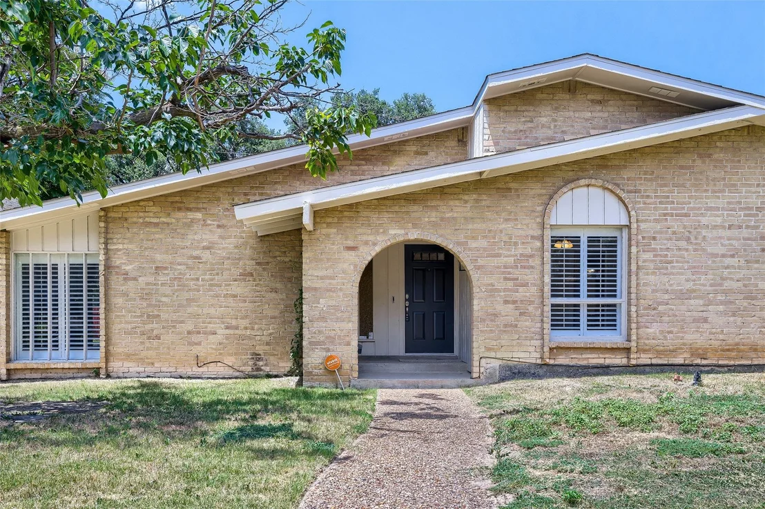 Photo of 6639 Roundrock Road