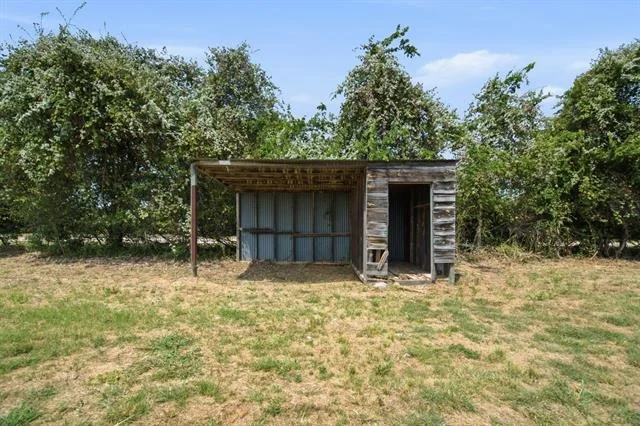 Photo of 1040 Earp Road