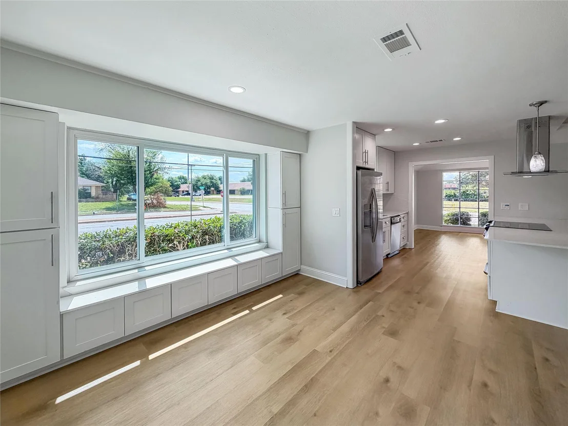 Photo of 100 W Pleasantview Drive