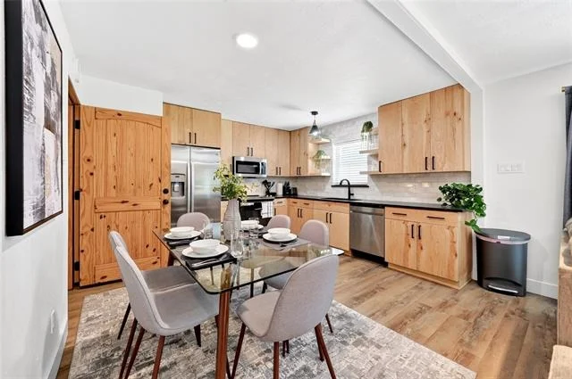 Photo of 5917 Maple Lane