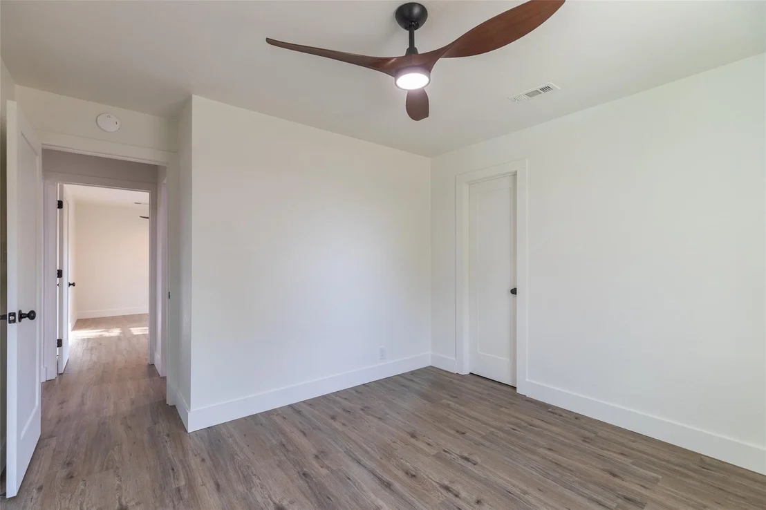 Photo of 909 Lane Avenue
