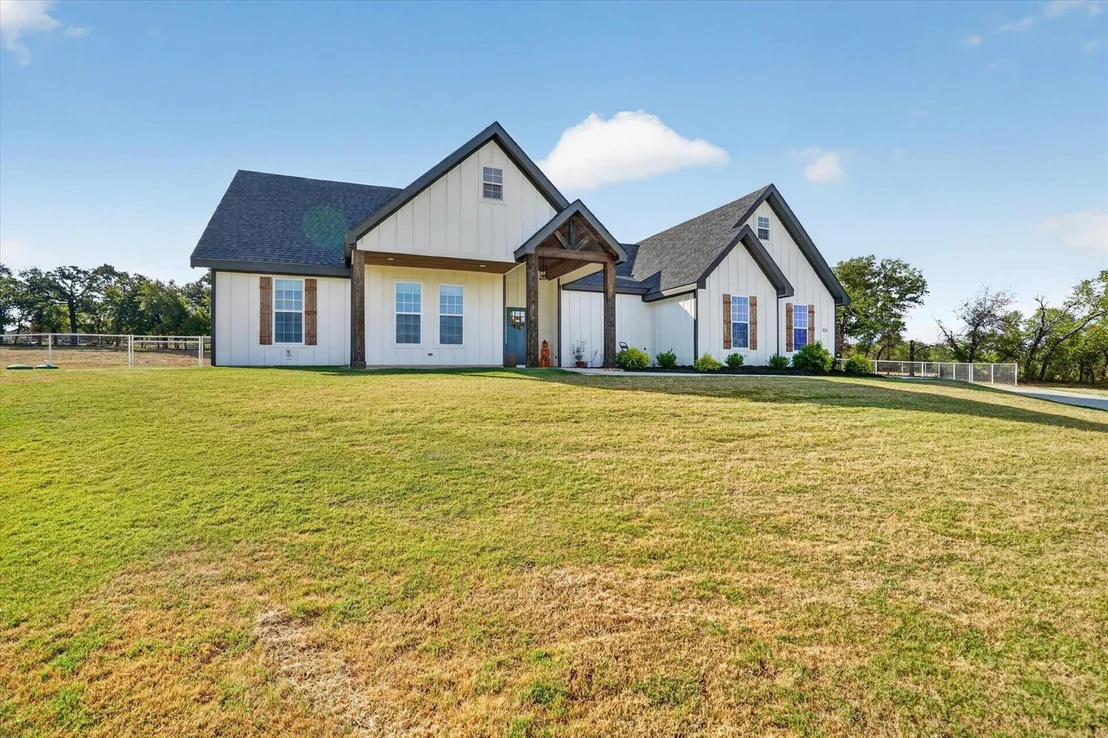 Photo of 332 Jonny Boy Way
