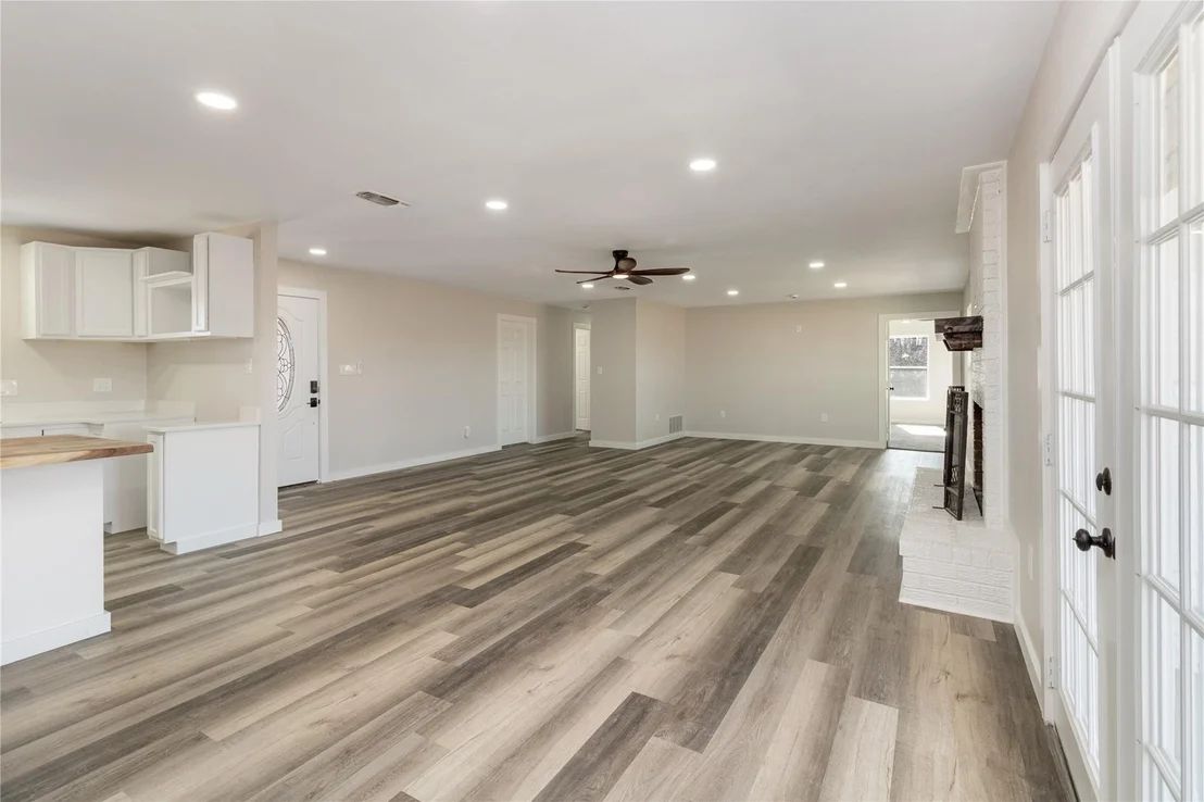 Photo of 6301 State Highway 153