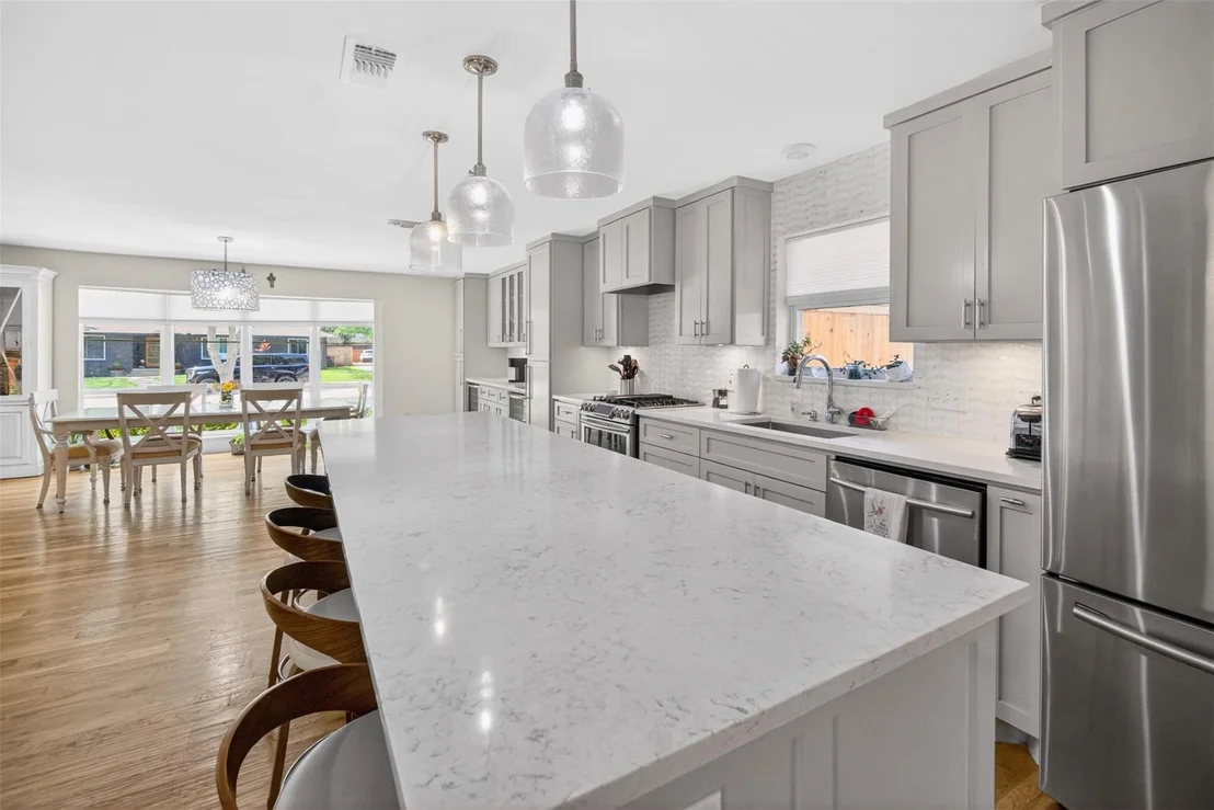 Photo of 6233 Crestmont Drive