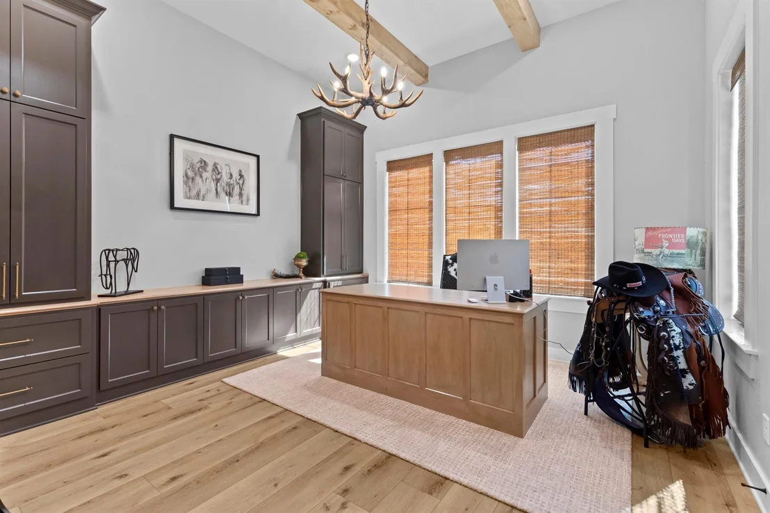 Photo of 23180 Bridle View Drive