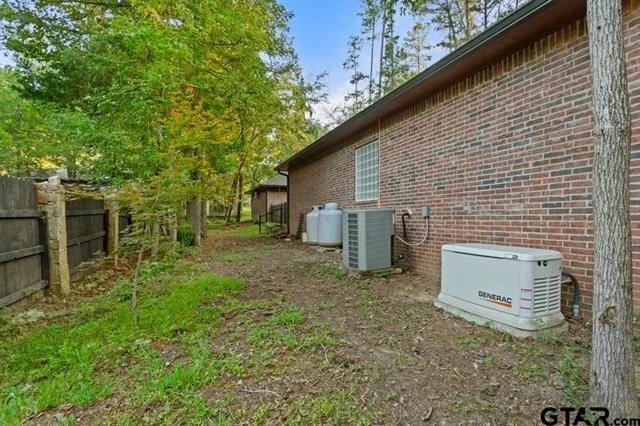 Photo of 1620 Brookhollow Drive