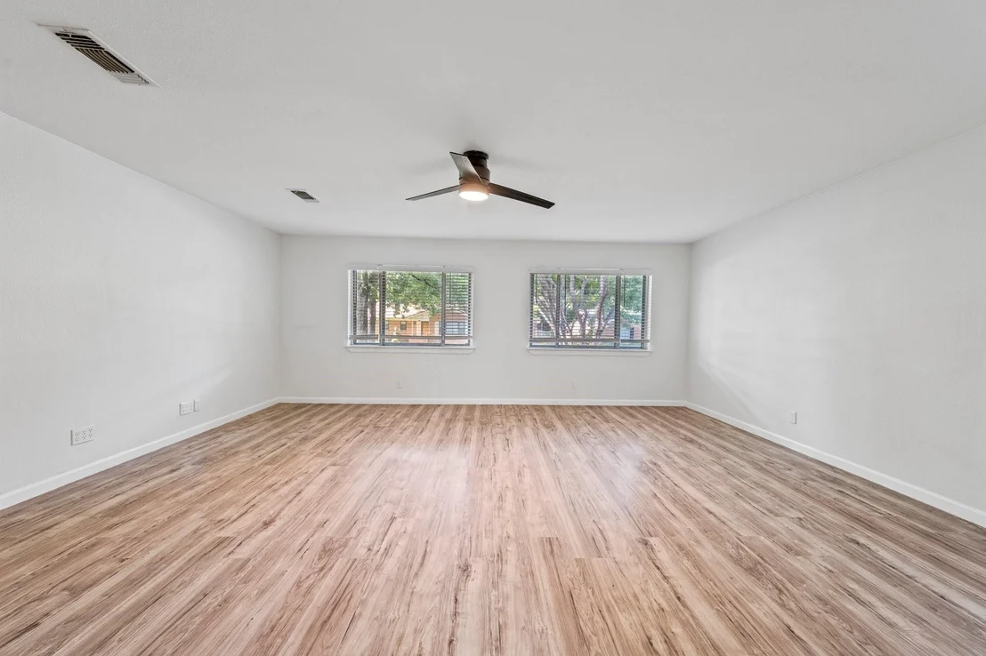 Photo of 600 Circleview Drive N