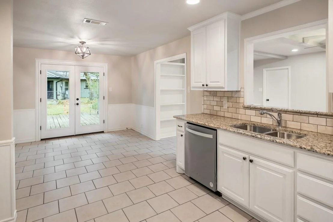 Photo of 1 Oakridge Circle