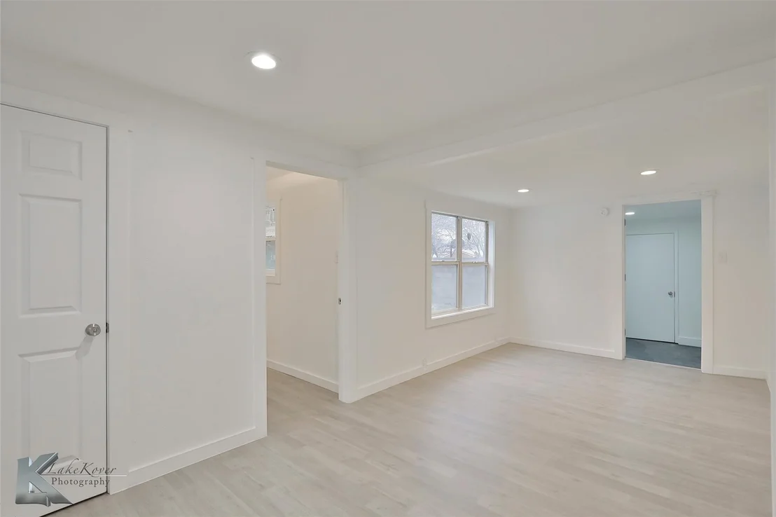 Photo of 2225 Russell Avenue