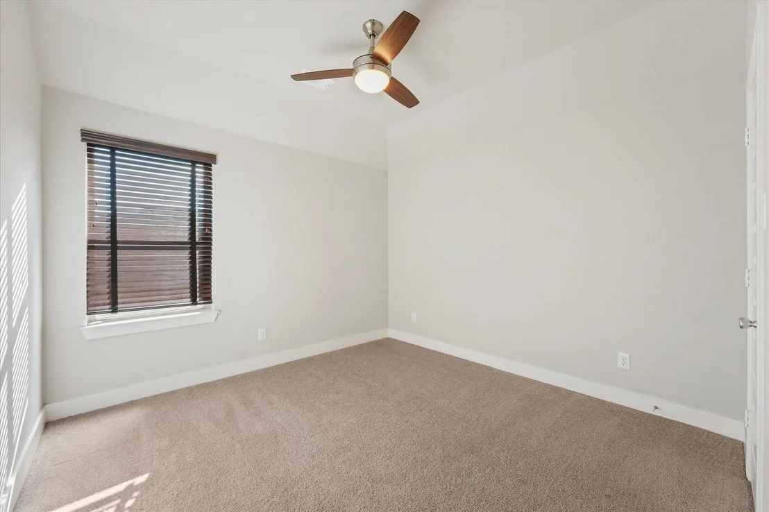 Photo of 2044 Longbridge Road