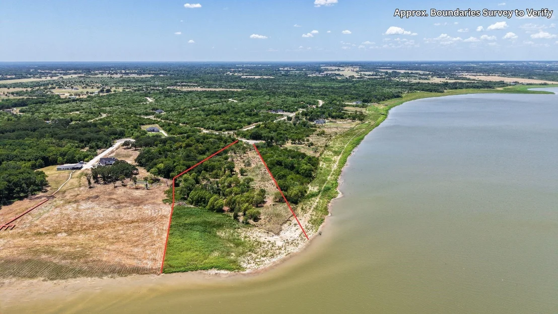 Photo of 8424 Edgewater Drive
