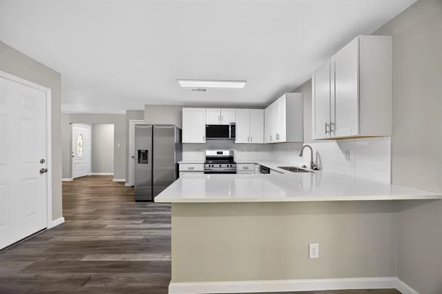 Photo of 614 Lakeside Drive Drive