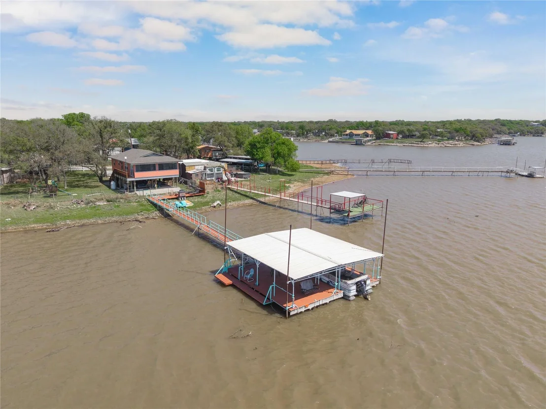 Photo of 3490 Bounding Main