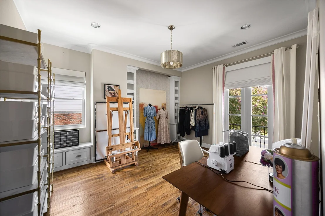 Photo of 3517 Mockingbird Lane