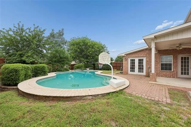 Photo of 828 Rockefeller Lane