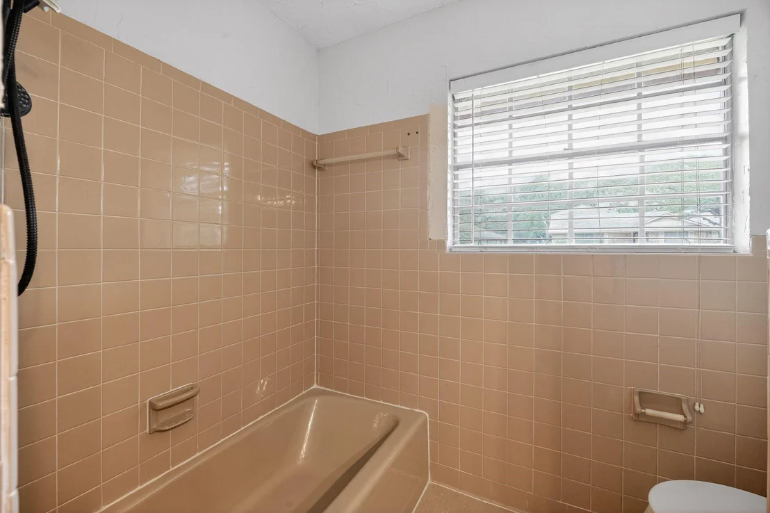 Photo of 1616 W Shields Drive