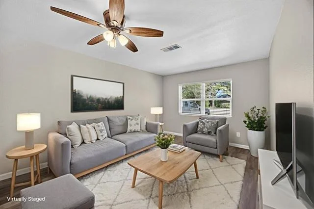 Photo of 614 Lakeside Drive Drive
