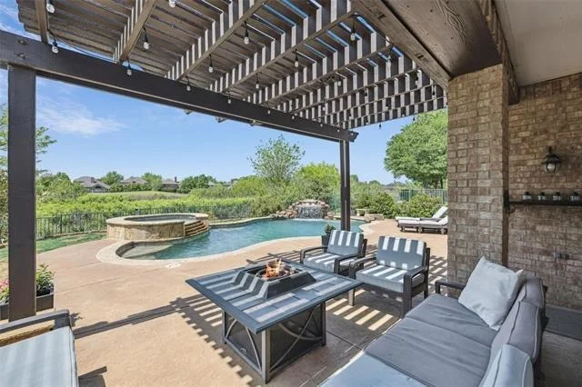 Photo of 11281 Balcones Drive
