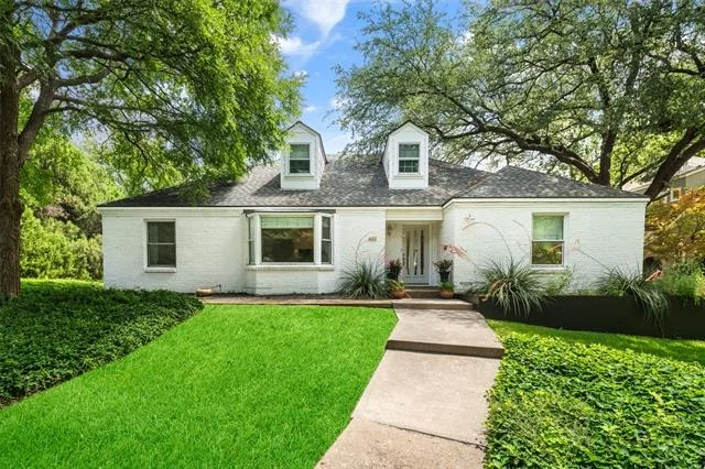 Photo of 622 N Brookside Drive