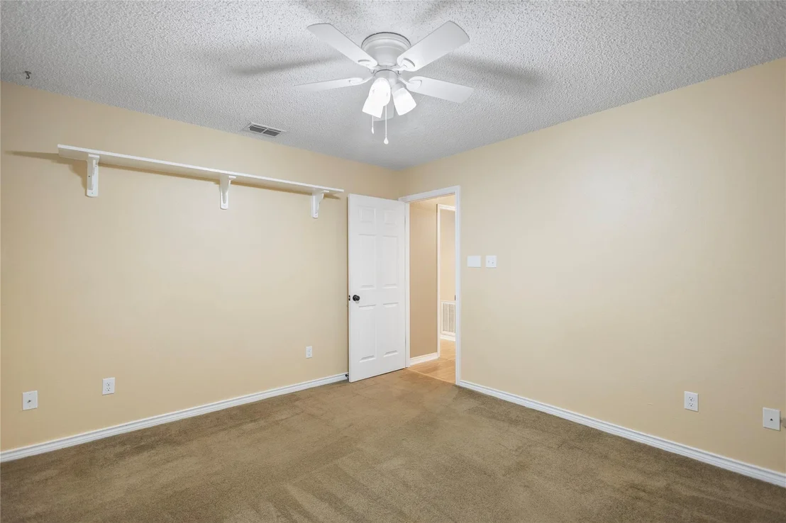 Photo of 121 Crestview Street