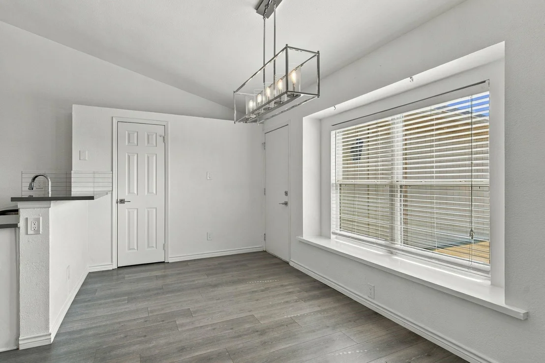 Photo of 4405 Queen Circle