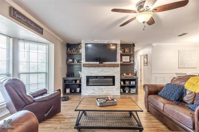 Photo of 1070 Larned Lane