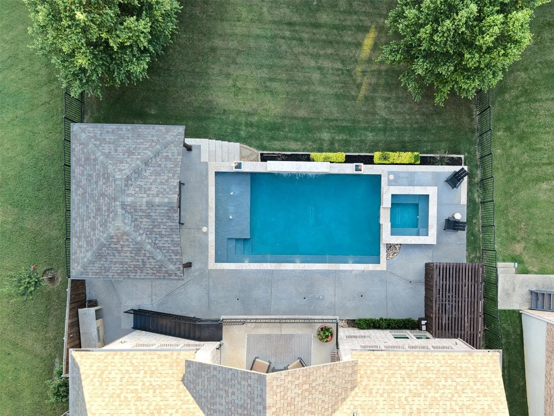 Photo of 1221 Falcon Drive