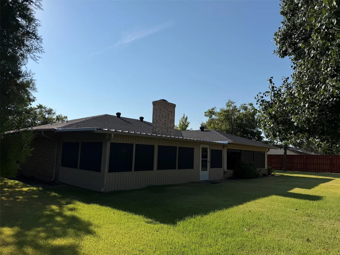 Photo of 1016 Cliff Drive