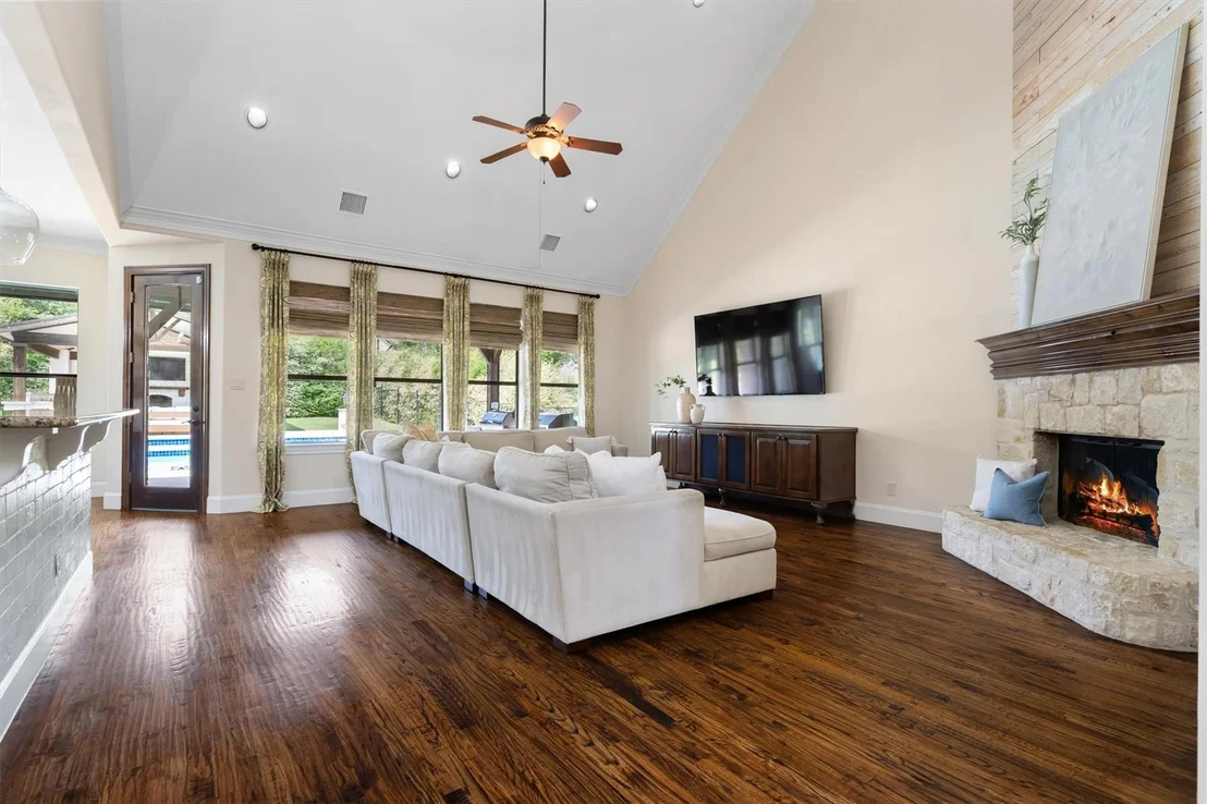 Photo of 3225 Clubview Drive