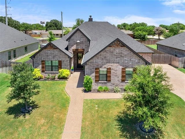 Photo of 932 Gallant Fox Road