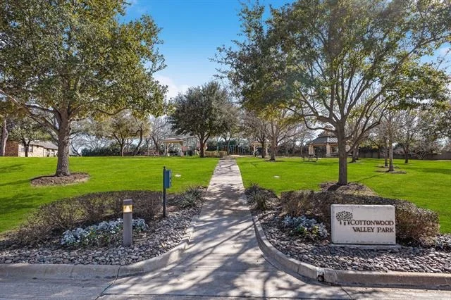 Photo of 1306 Travis Circle N