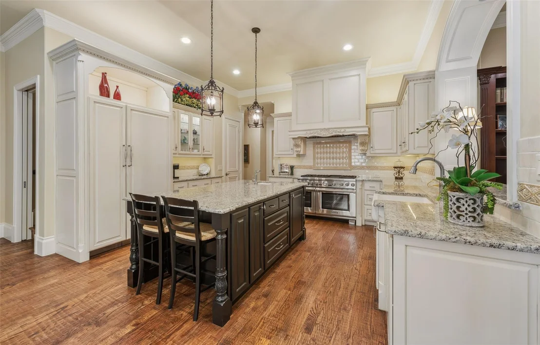 Photo of 6350 Memorial Drive