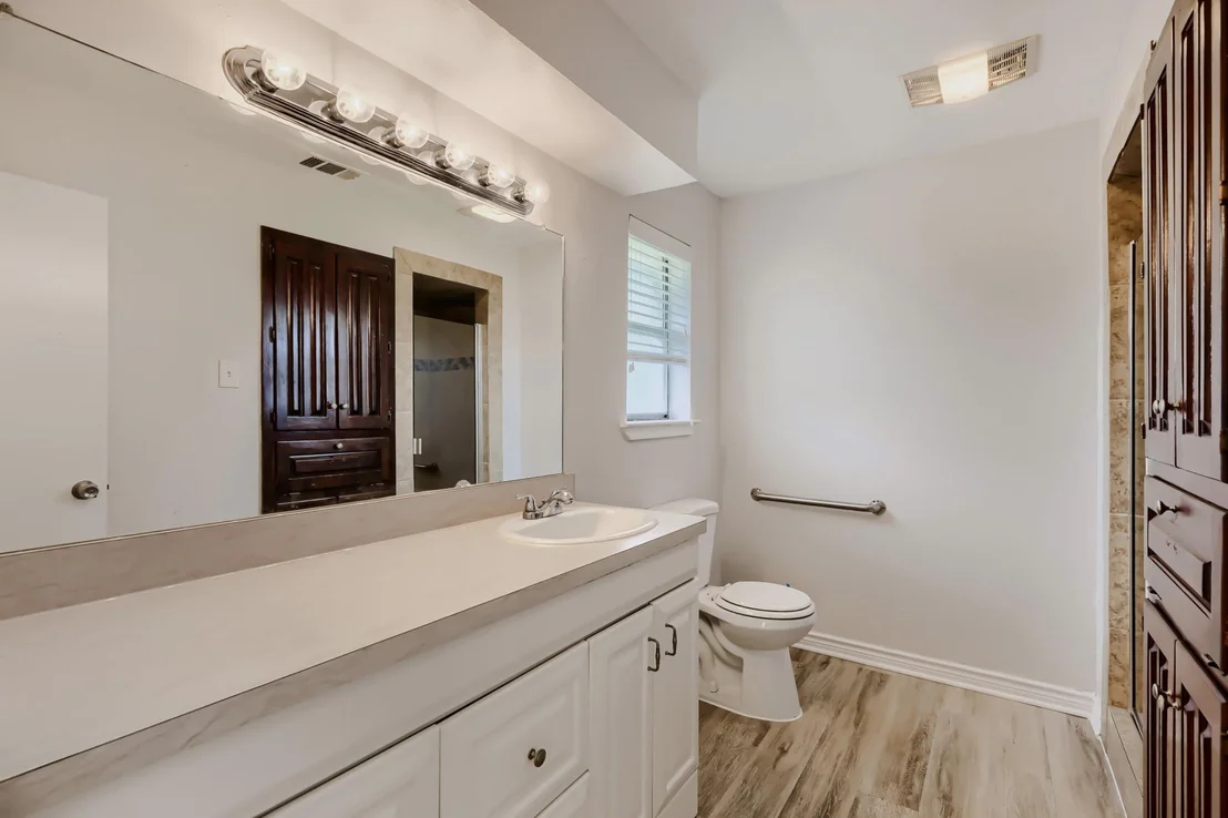Photo of 937 Birchwood Drive