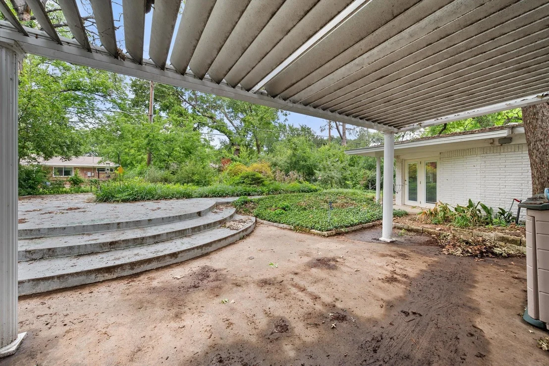 Photo of 1209 W Lilly Lane
