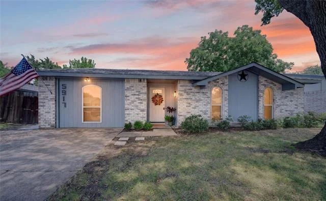 Photo of 5917 Maple Lane