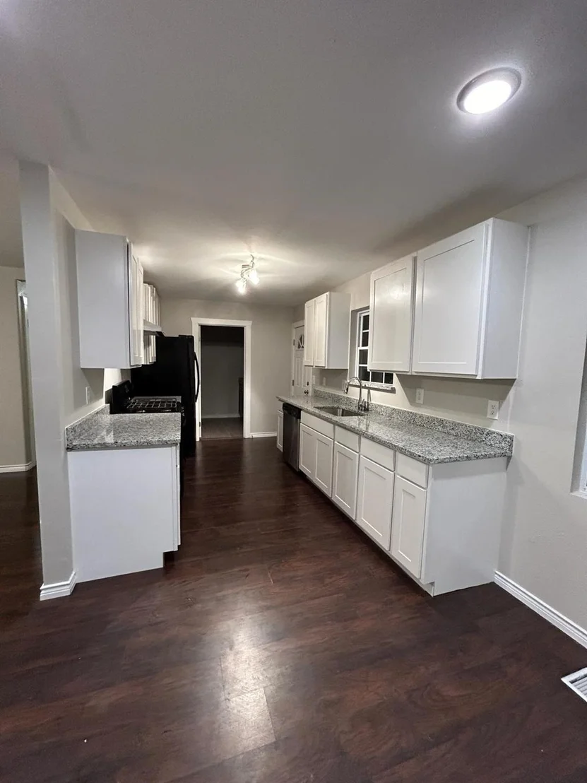 Photo of 112 Elm Street
