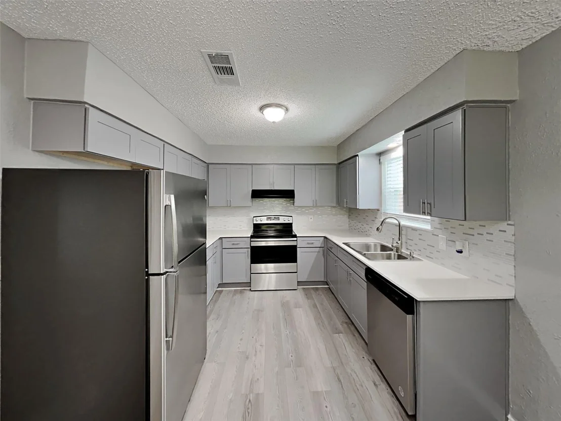Photo of 702 Redbud Drive