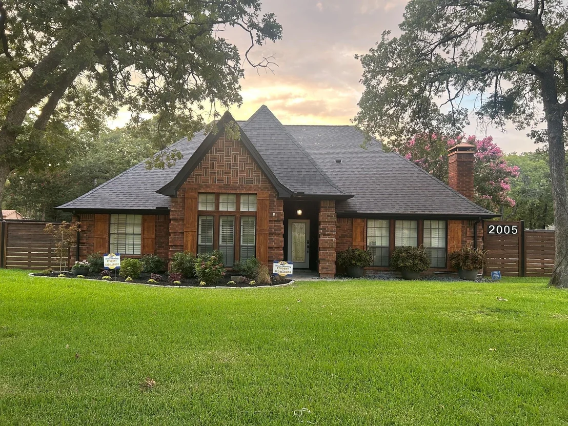 Photo of 2005 Greenwood Lane