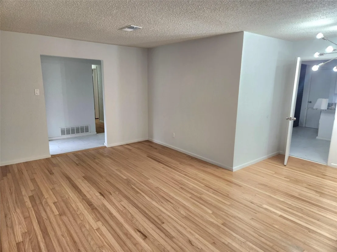 Photo of 1838 Oak Hill Circle
