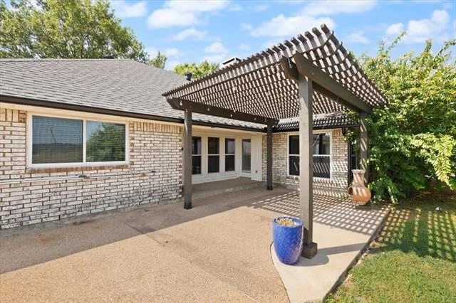 Photo of 10200 Fieldcrest Drive