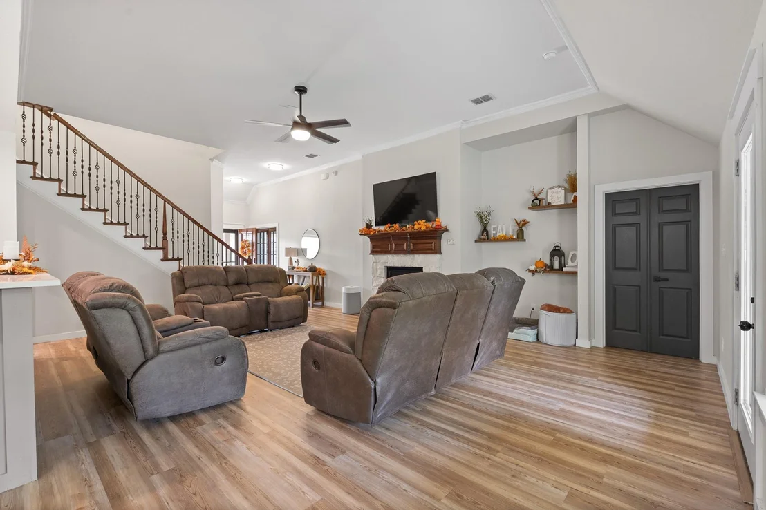 Photo of 3137 Shoreline Drive