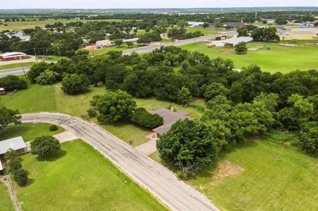 Photo of 116 Greentree Cir