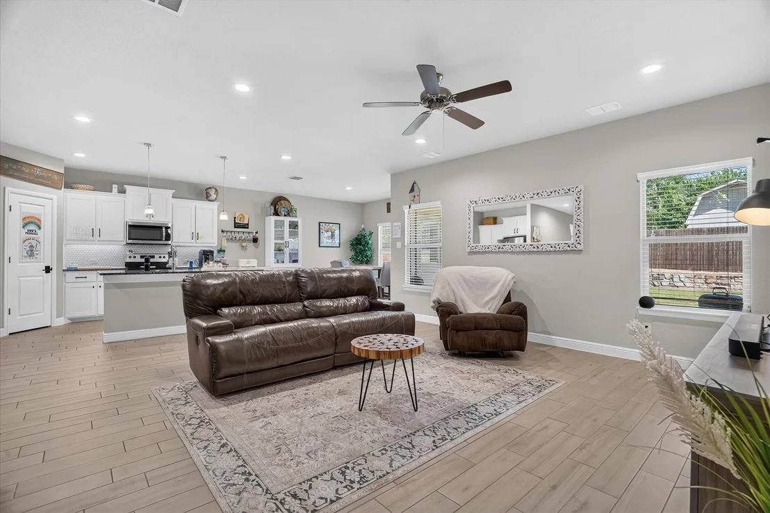 Photo of 1425 Bennett Drive